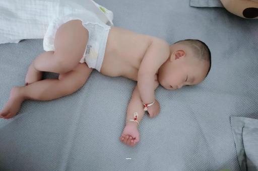 东莞宝宝尿有泡沫怎么回事